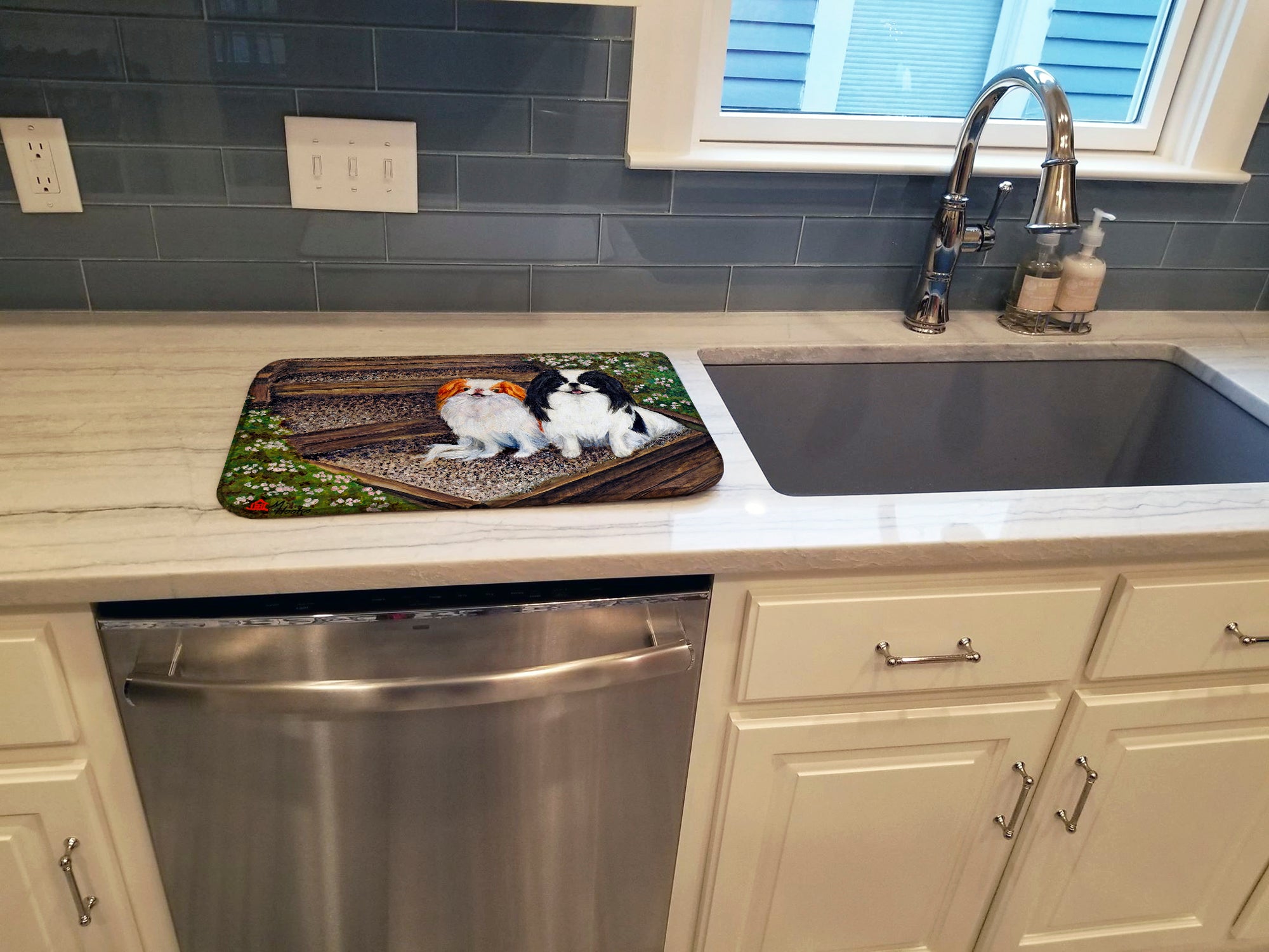 Caroline's Treasures Japanese Chin Daddy's Girls Dish Drying Mat – Absorbent, Artistic Kitchen Essentials MH1047DDM