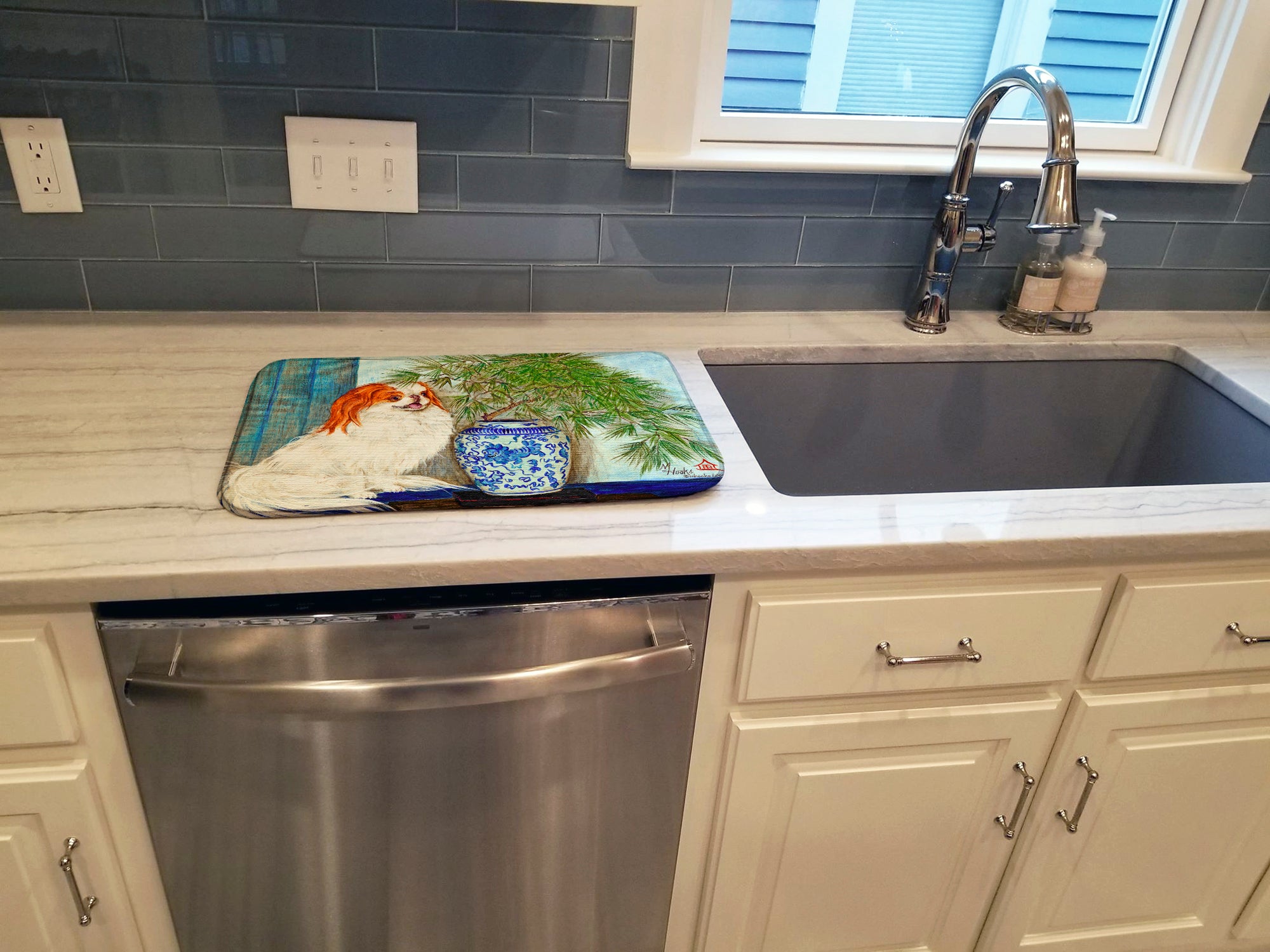 Caroline's Treasures Japanese Chin Ming Vase Dish Drying Mat – Absorbent, Artistic Kitchen Essentials MH1048DDM