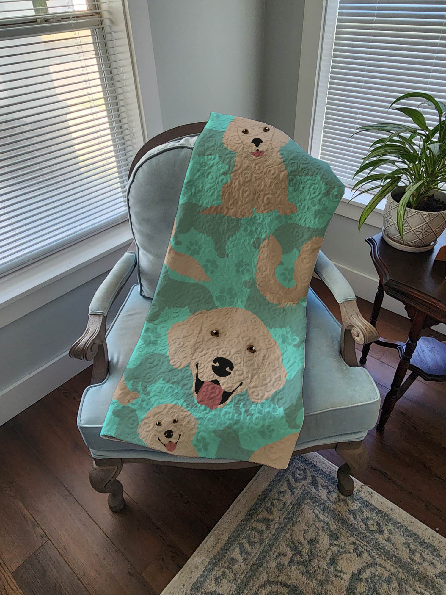 Cream Golden Retriever Quilted Blanket 50x60 - the-store.com