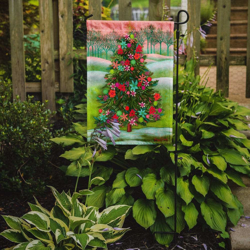 Caroline's Treasures Poinsetta Oh Christmas Tree Garden Flag – Decorative Outdoor Yard Flag PPD3007GF