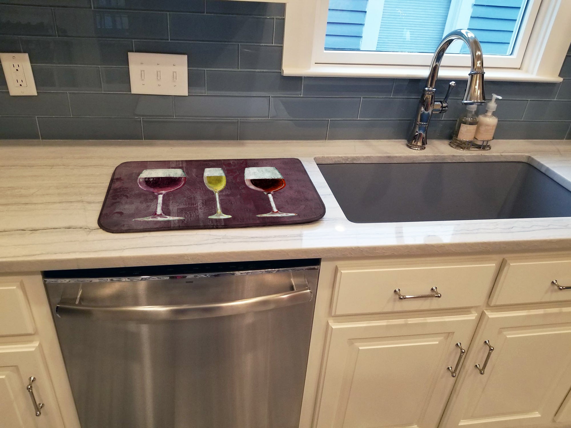 Three Glasses of Wine Purple Dish Drying Mat SB3073DDM