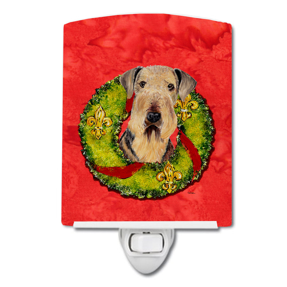 Caroline's Treasures Airedale Christmas Wreath Ceramic Night Light SC9103CNL