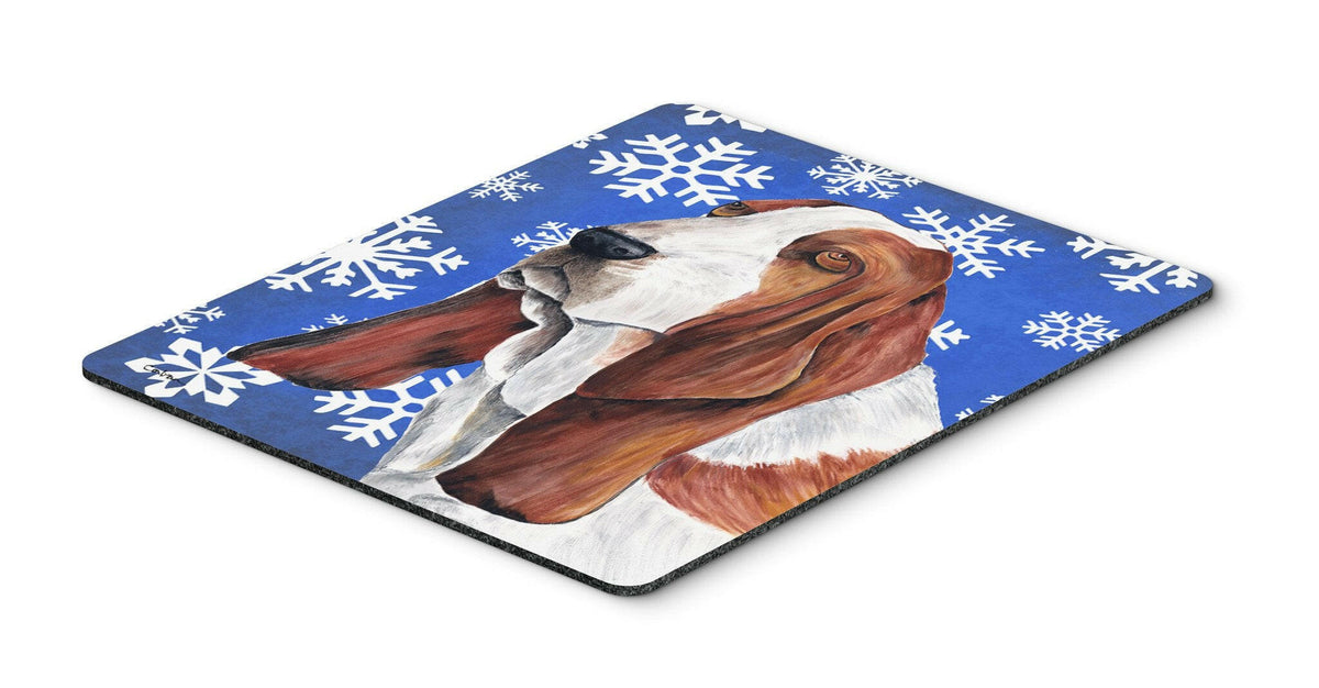 Basset Hound Winter Snowflakes Holiday Mouse Pad, Hot Pad or Trivet by Caroline&#39;s Treasures