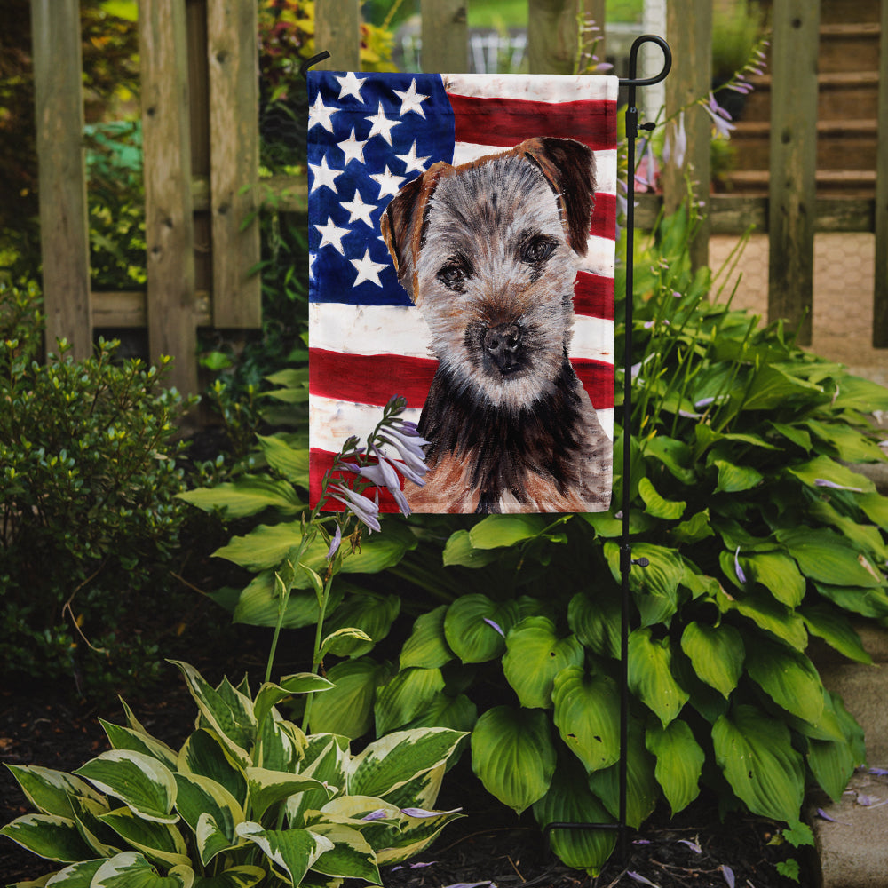 Norfolk Terrier Puppy avec drapeau américain USA Flag Garden Size SC9639GF
