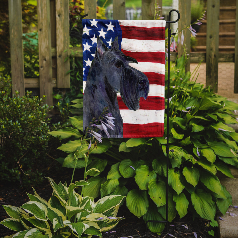 Drapeau américain des États-Unis avec la taille du jardin du drapeau du Terrier écossais