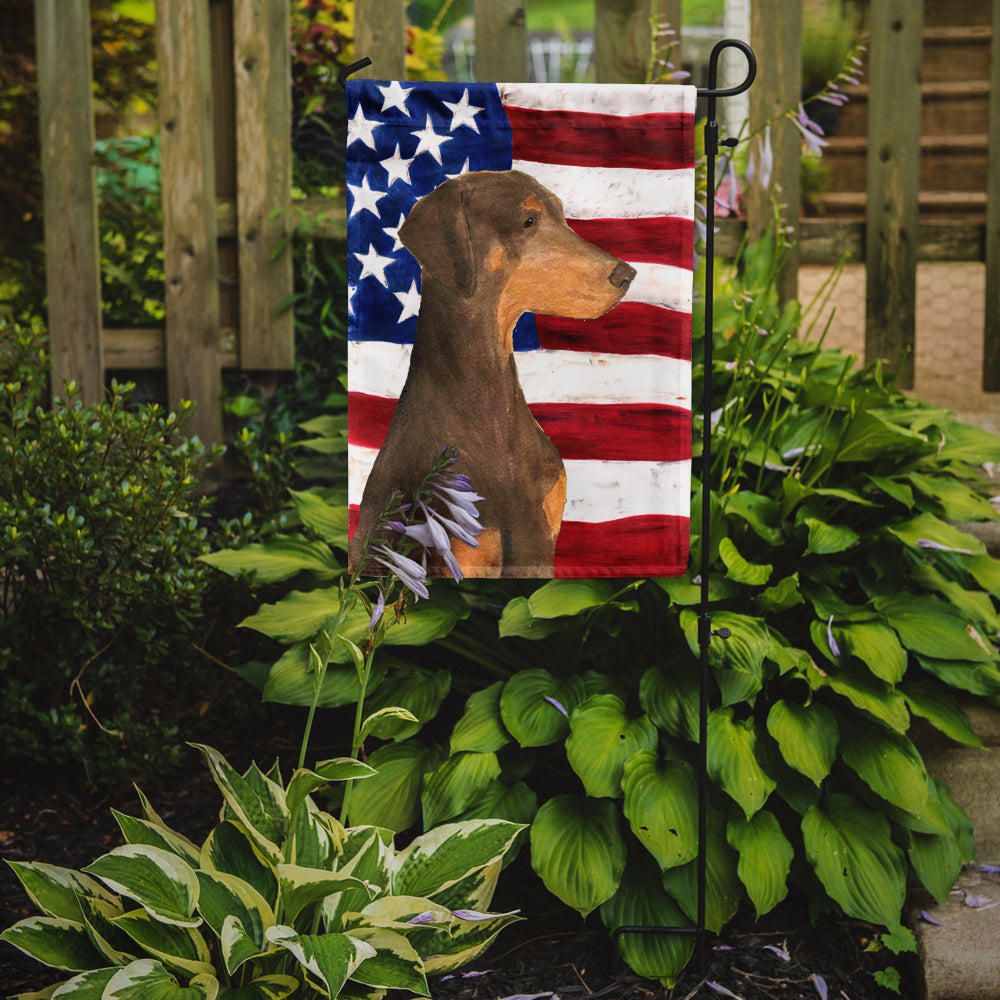 Caroline's Treasures USA American Flag with Doberman Garden Flag – Decorative Outdoor Yard Flag