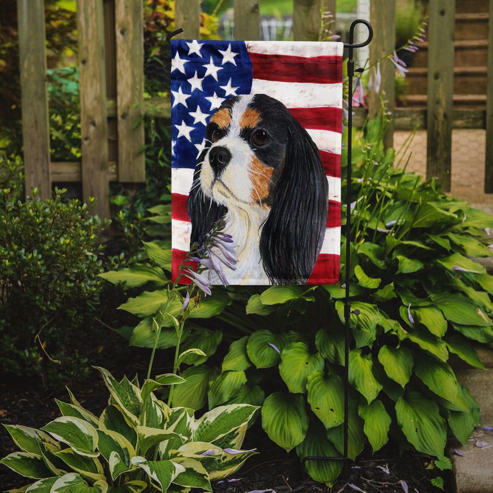 Caroline's Treasures USA American Flag with Cavalier Spaniel Garden Flag – Decorative Outdoor Yard Flag