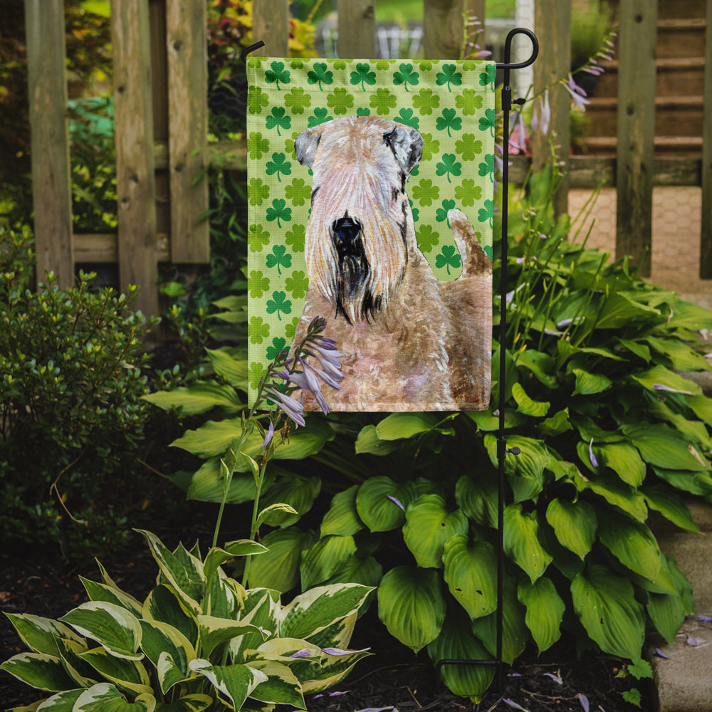 Wheaten Terrier Doux Enduit St. Patrick's Day Shamrock Flag Garden Size