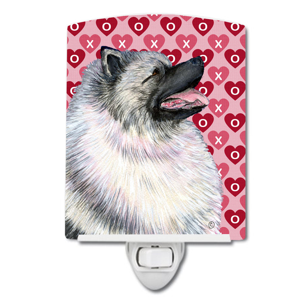 Keeshond Hearts Love and Valentine&#39;s Day Portrait Ceramic Night Light SS4488CNL - the-store.com