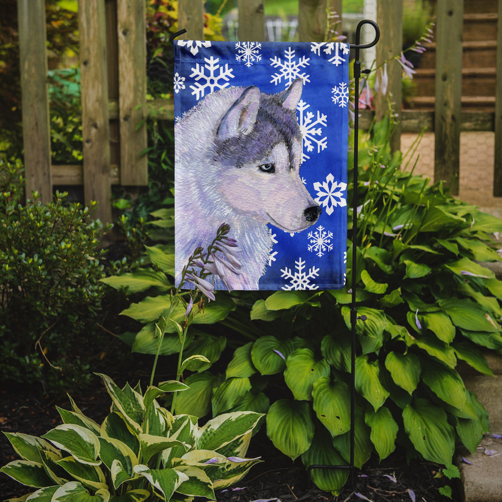 Caroline's Treasures Siberian Husky Winter Snowflakes Holiday Garden Flag – Decorative Outdoor Yard Flag