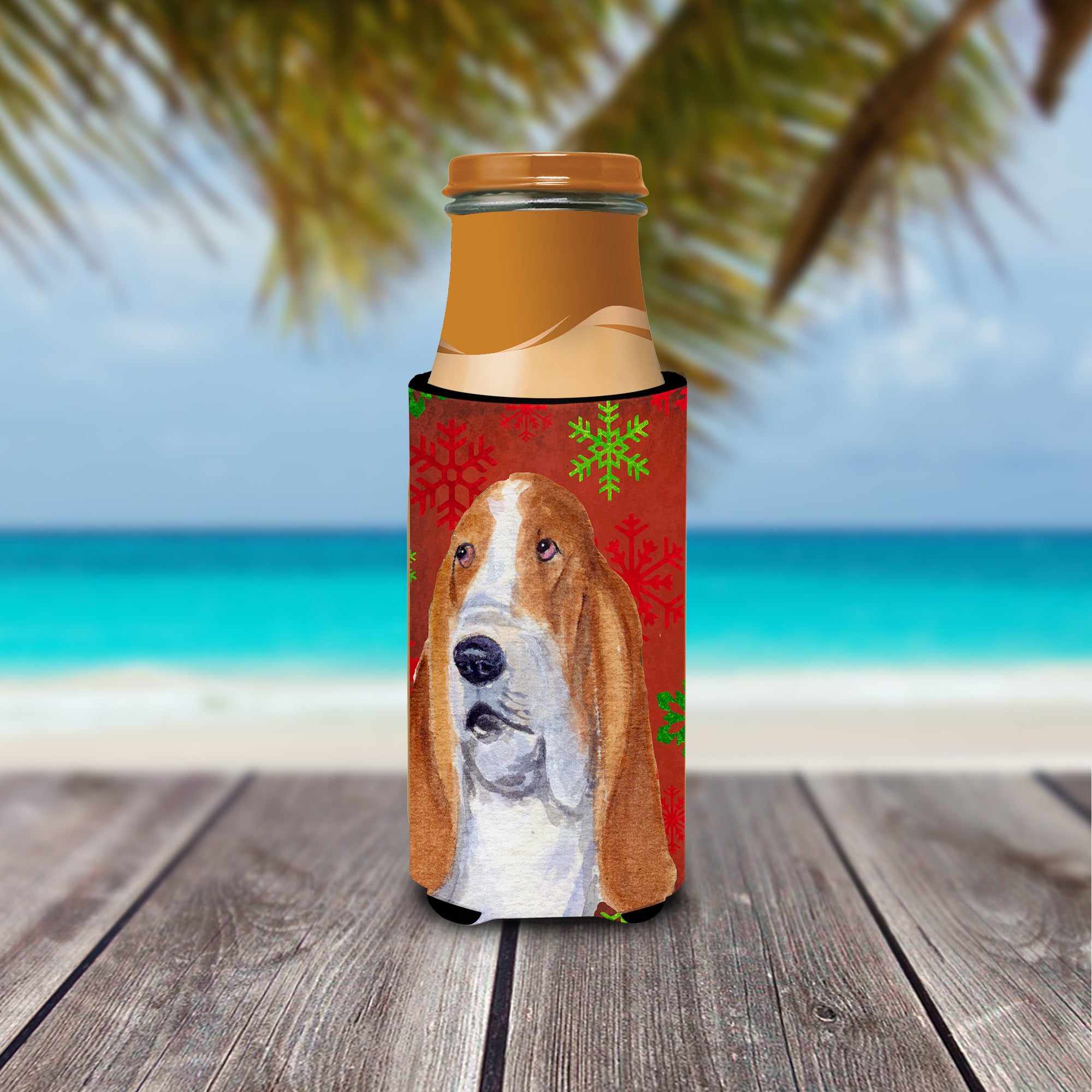 Basset Hound Red and Green Snowflakes Holiday Christmas Ultra Beverage Insulators for slim cans SS4735MUK.