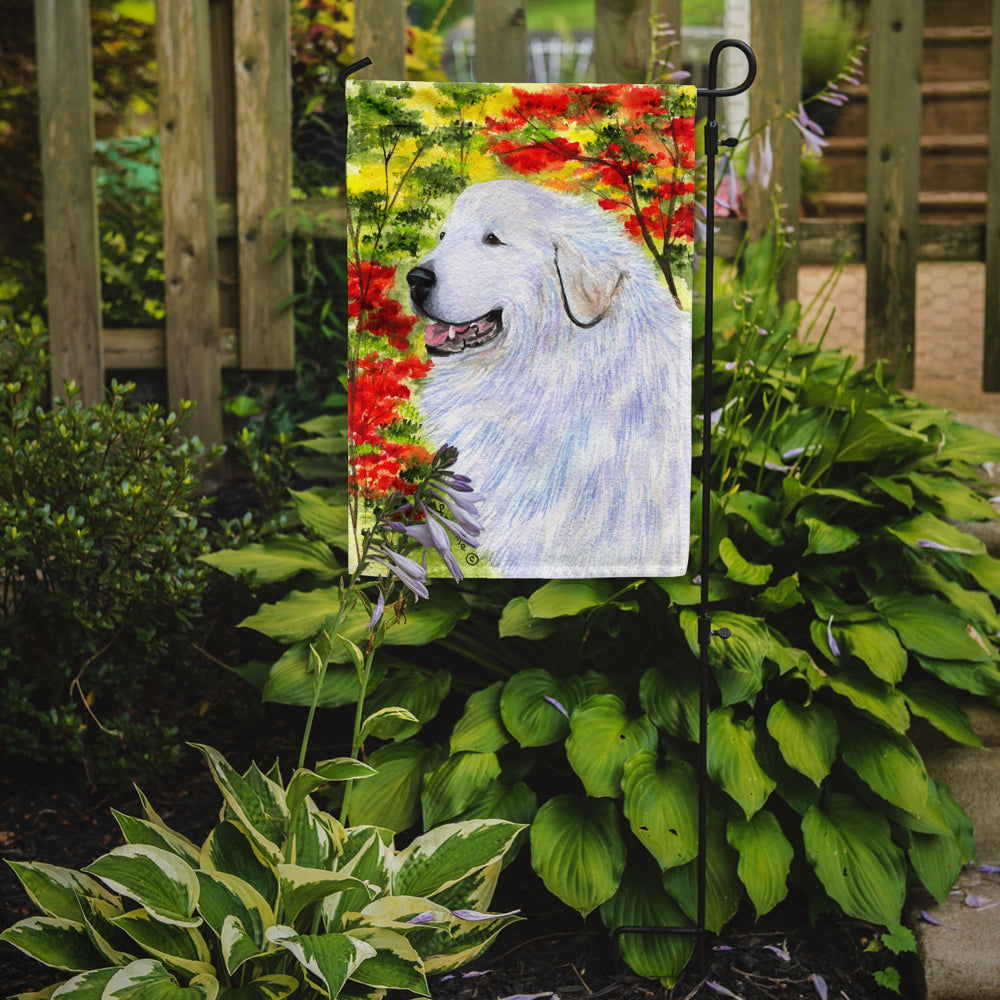Caroline's Treasures Great Pyrenees Garden Flag – Decorative Outdoor Yard Flag