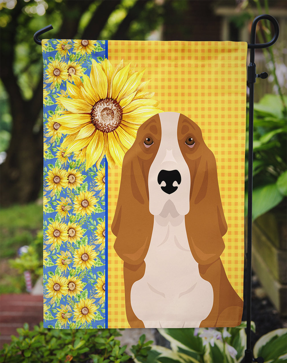 Summer Sunflowers Red and White Tricolor Basset Hound Flag Garden Size  the-store.com.