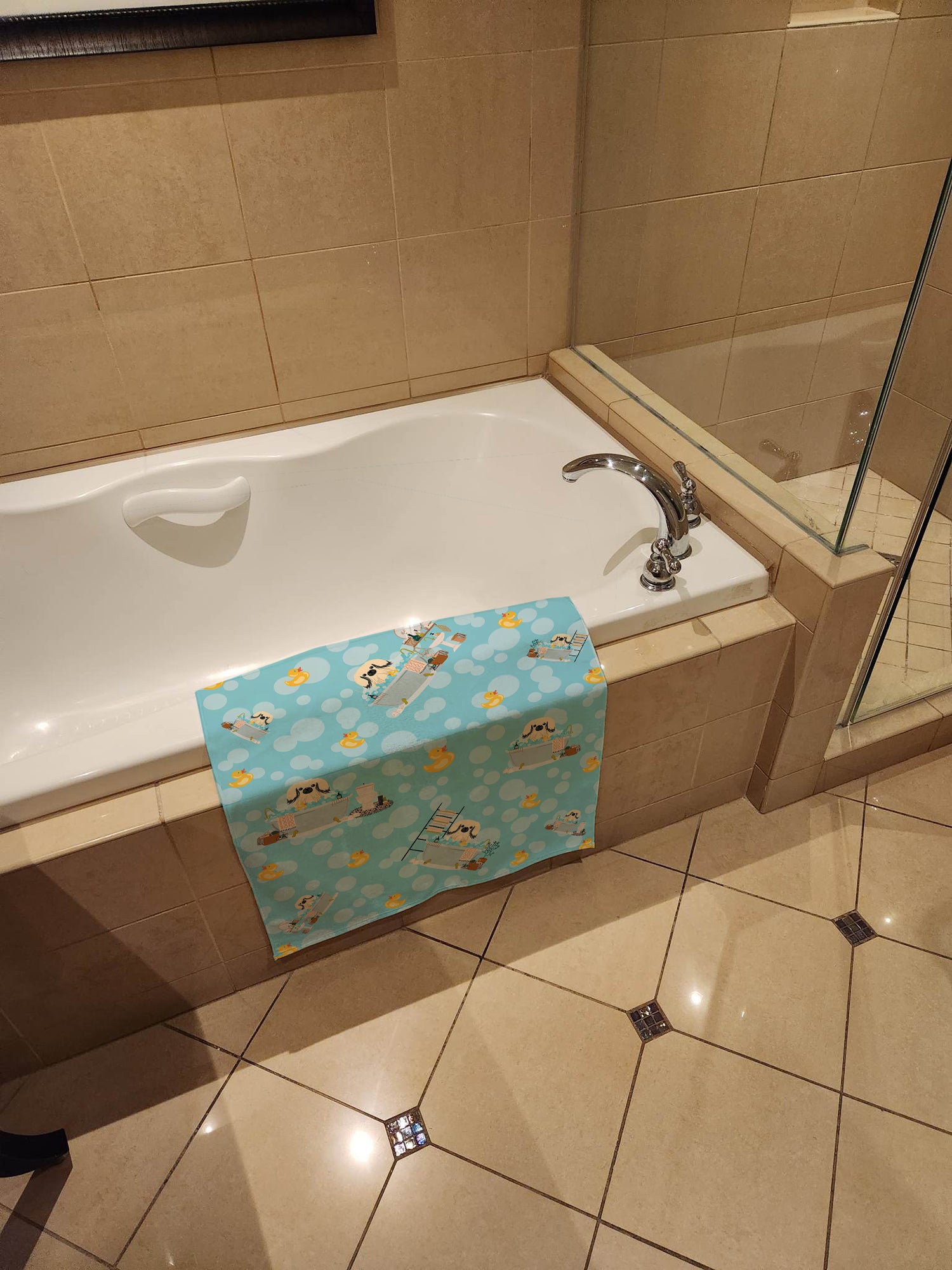 Cream Pekingese in Bathtub Bath Towel Large