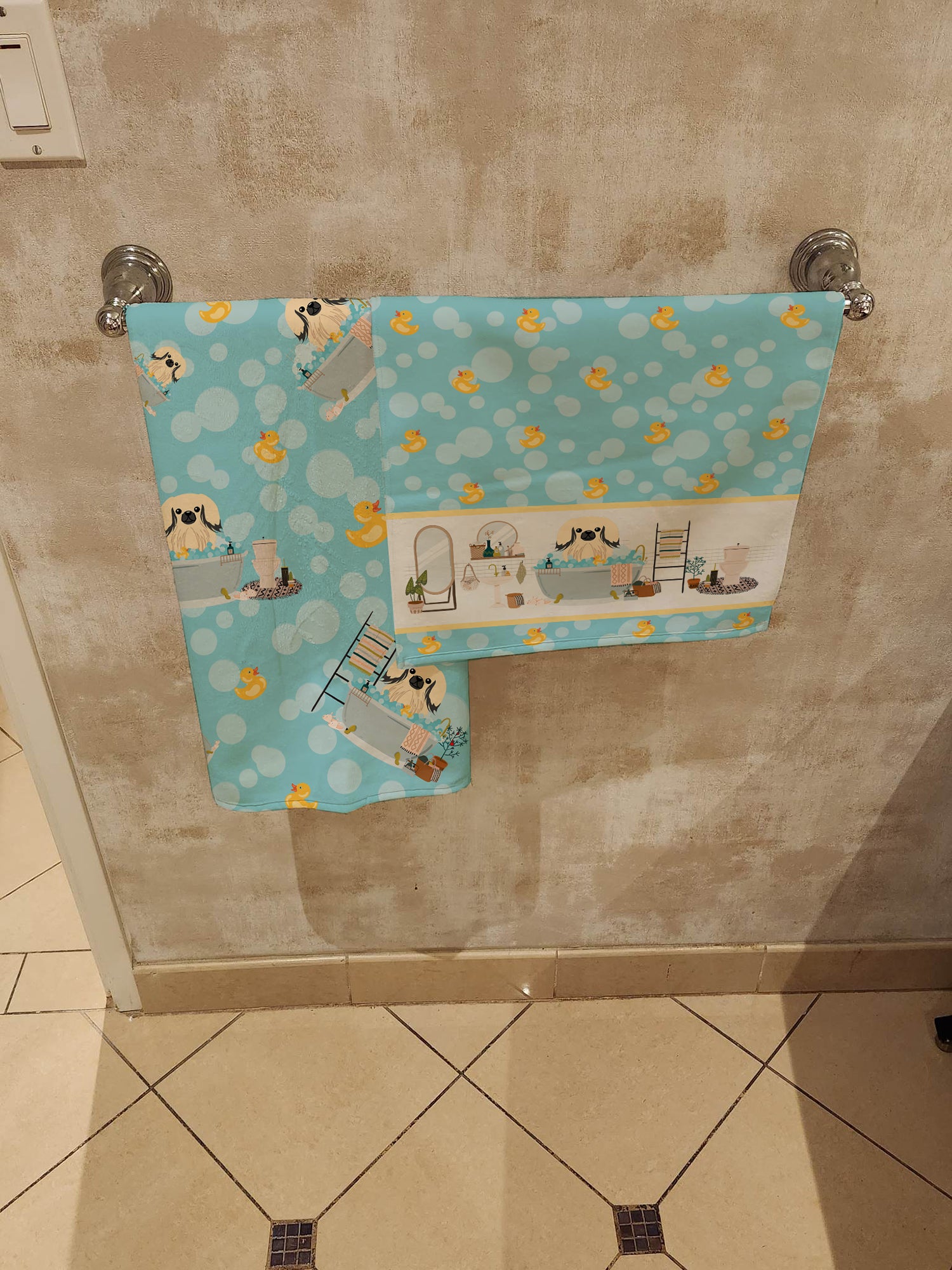 Cream Pekingese in Bathtub Bath Towel Large